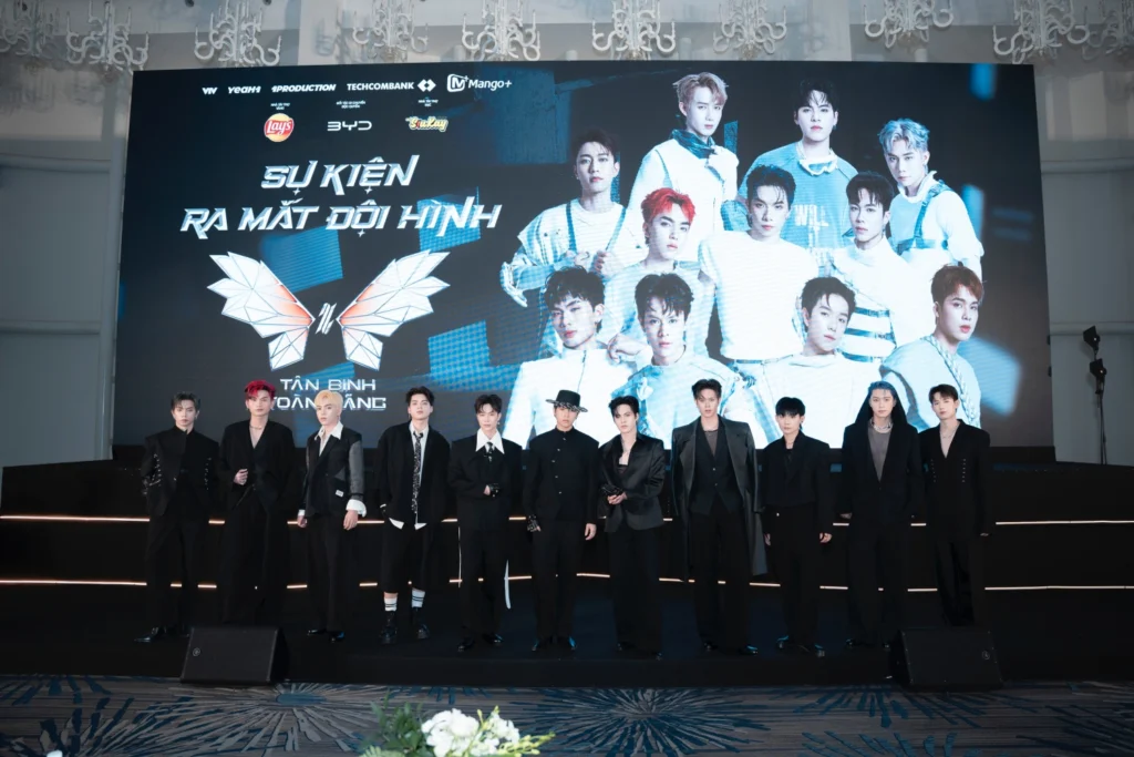 Đội hình Tân Binh Thăng Cấp với phong thái chuẩn _idol_ trong ngày ra mắt truyền thông